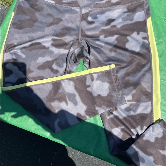 Like New 👽Z by Zella👽 Leggings & Jacketgg - Picture 7 of 9